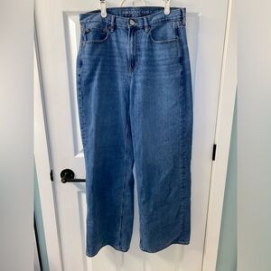 American Eagle Low-Rise Baggy Wide-Leg jeans